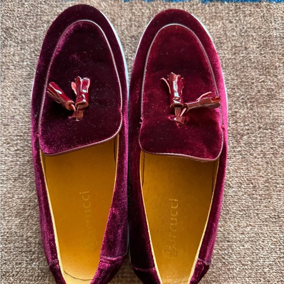 Burgundy Velvet Sneaker with Leather Tassel - Carrucci 7.5 - Picture 3 of 8